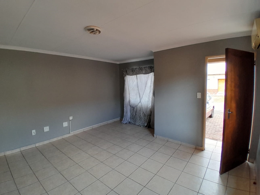 To Let 3 Bedroom Property for Rent in Kathu Northern Cape
